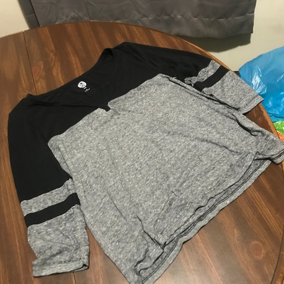 medium kohls top - Picture 3 of 3